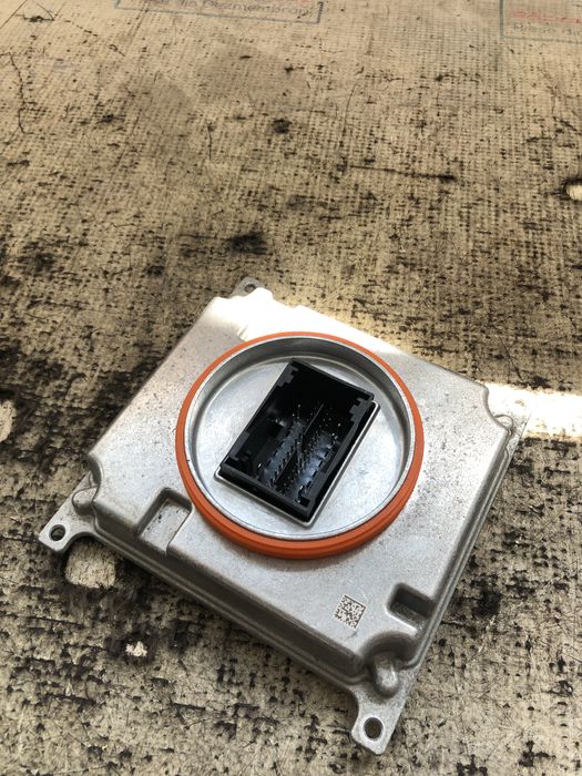 droser xenon stanga  seat arona 1.0 benzina 2021