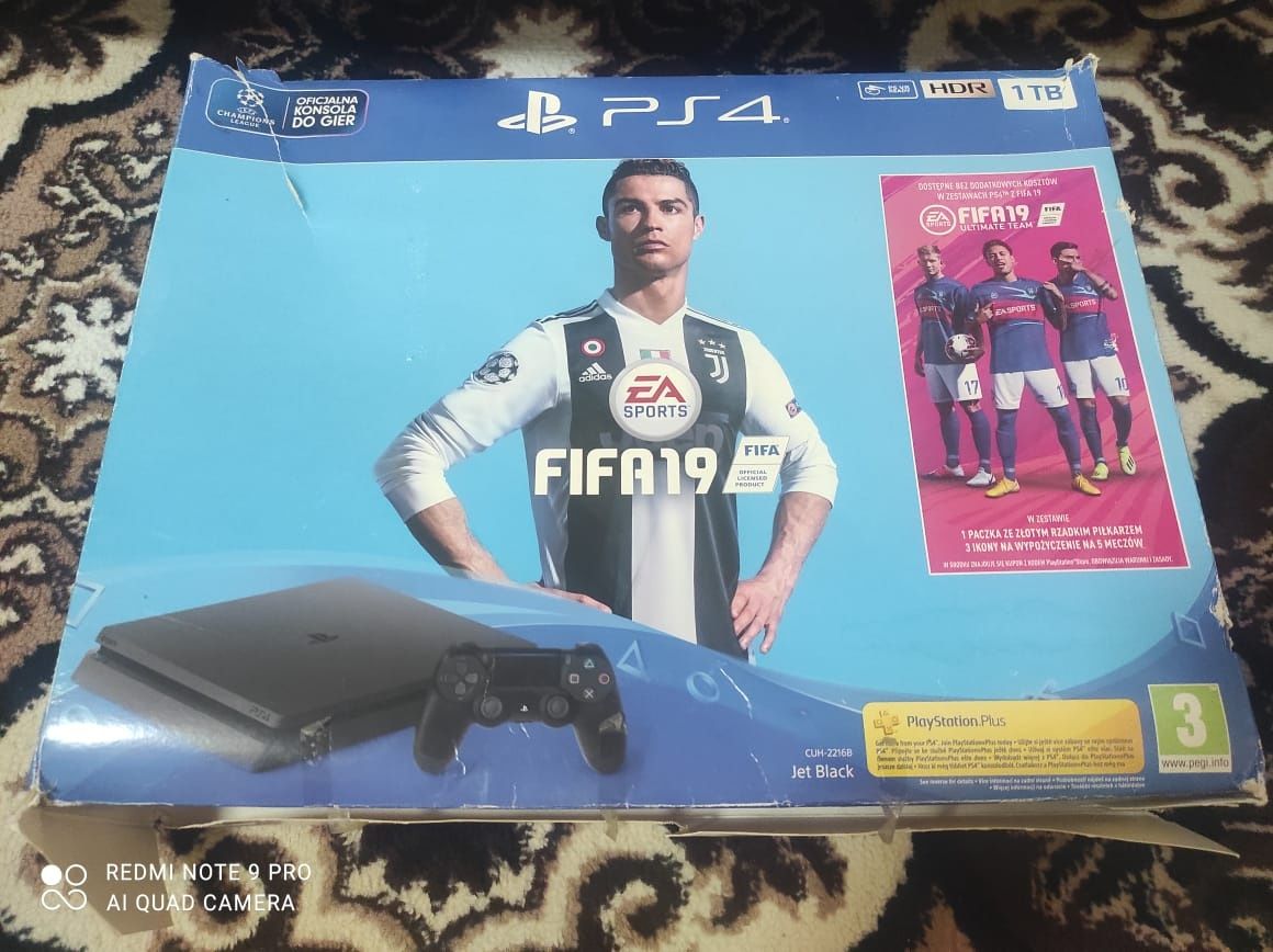 Playstation 4 slim 1TB sotiladi