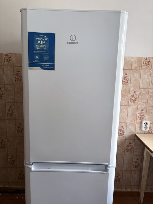 Продам новый холодильник