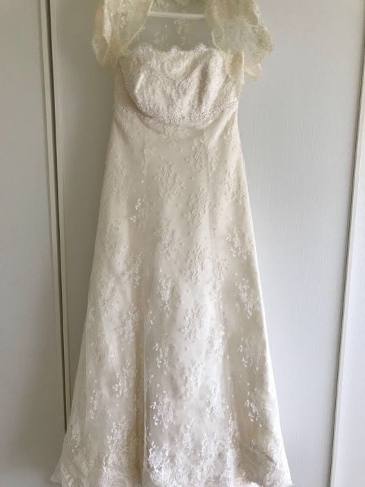 Vând rochie de mireasă impecabil mărime 44 original Made in Italy