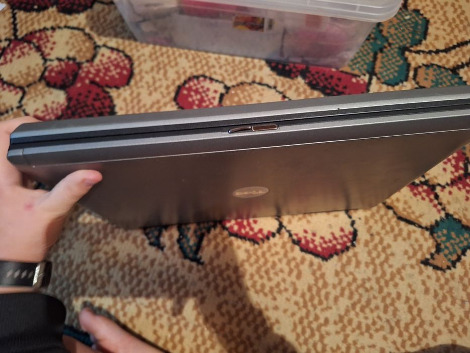 Vând laptop Dell Latitude D620, necomplet, dar nu pornește.
Nu știu ex