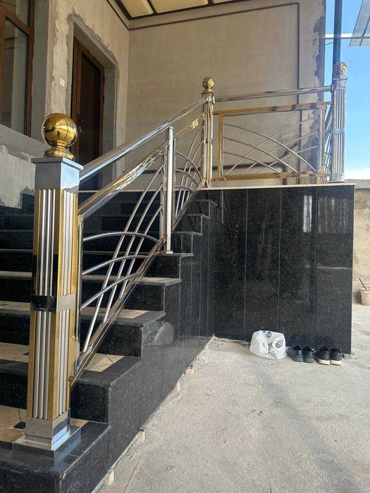 Перила из нержавейки и стекла. / Доставка и монтаж бесплатно!