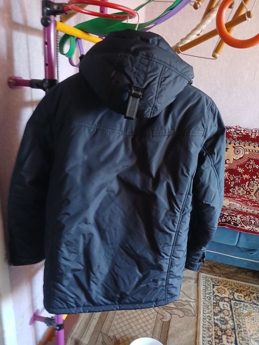 Продам куртку новую зимния