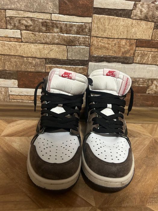 jordan 1 mocha travis scott negociabil
