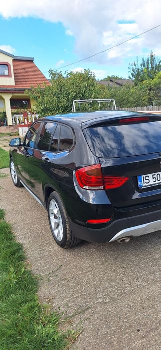 BMW   X1    X Drive  AUTOMAT