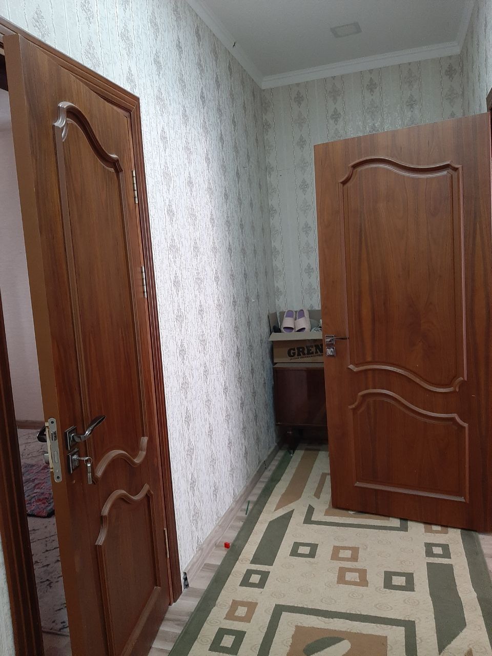 Квартира сотилади 3 этаж 2 хоналик