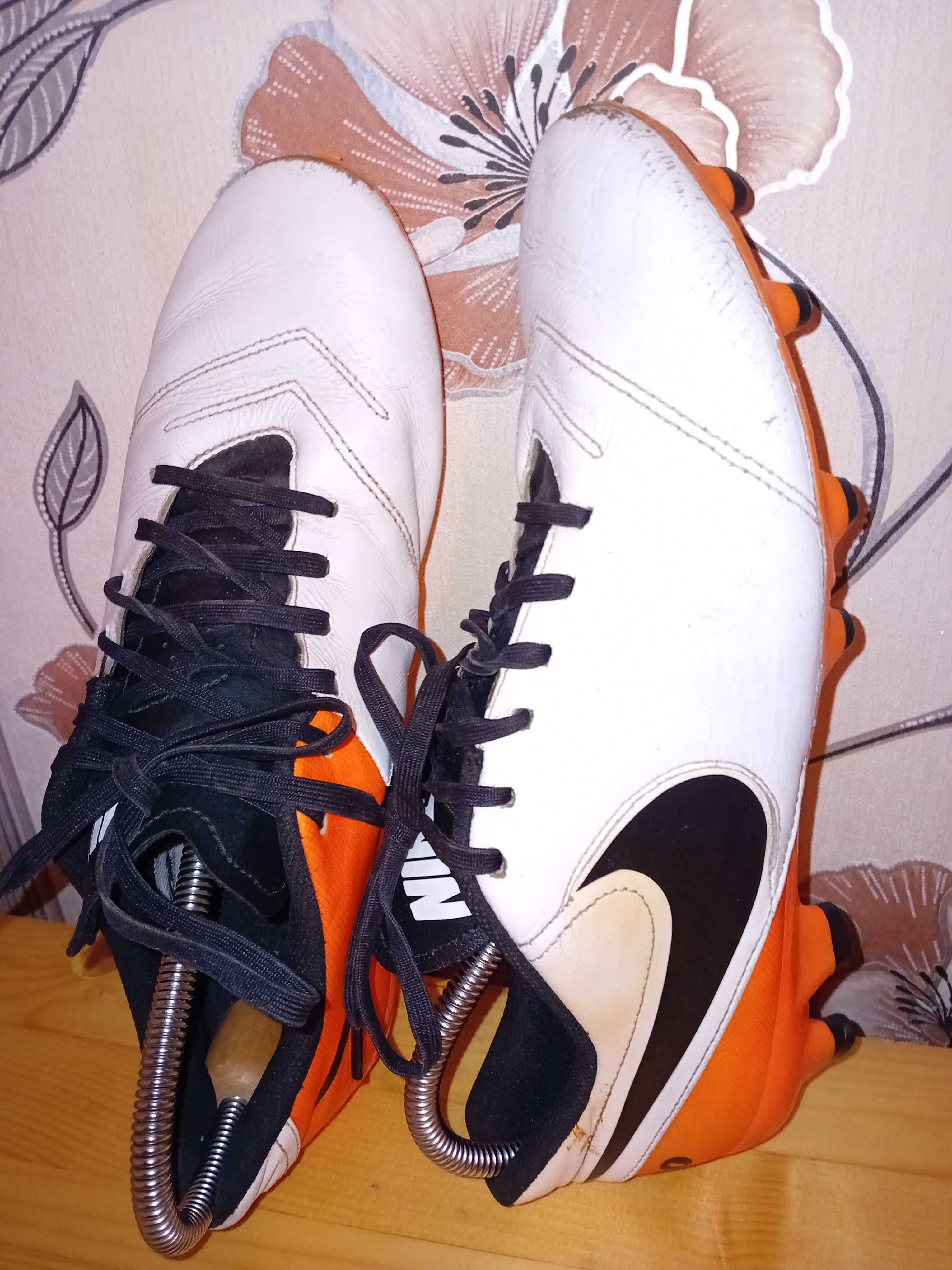 Продавам футболни бутонки Nike