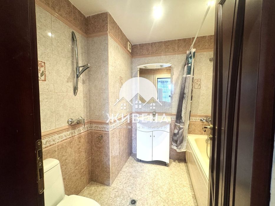 Дава се под наем Четиристаен апартамент в Варна, Гръцка махала - 160 кв.м за 1000 € - Снимка #8