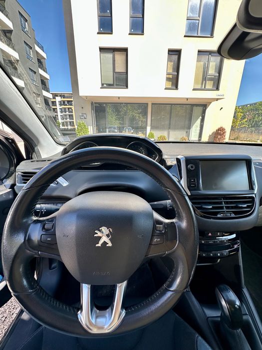 Peugeot 208 1.4i, Бензин/Газ, 95 к.с.
