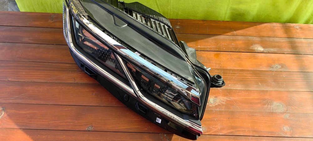 Фар за VW Touareg III / ВФ Туарег 3