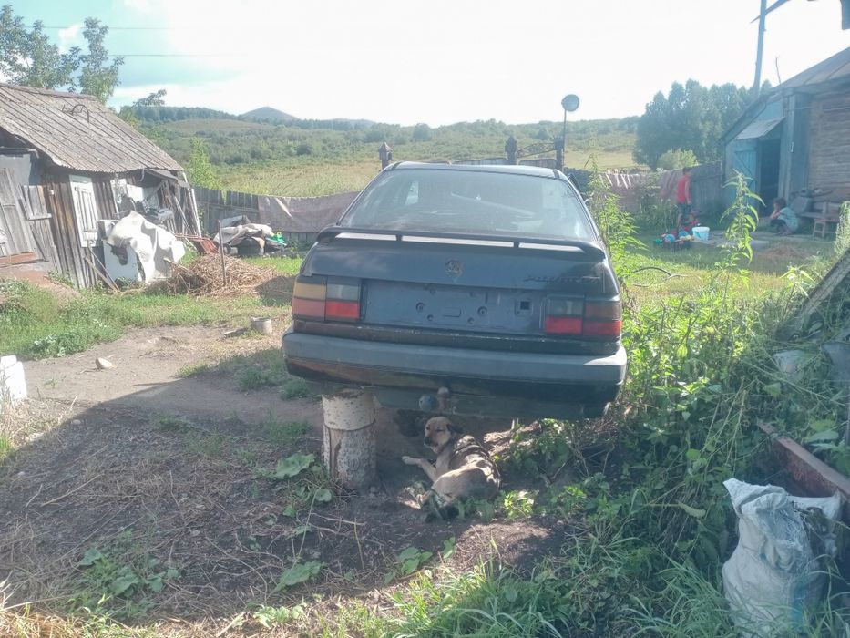 Продам Пассат б3 по запчастям.