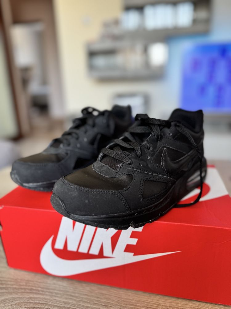 Nike Air Max Ivo LTR black 40