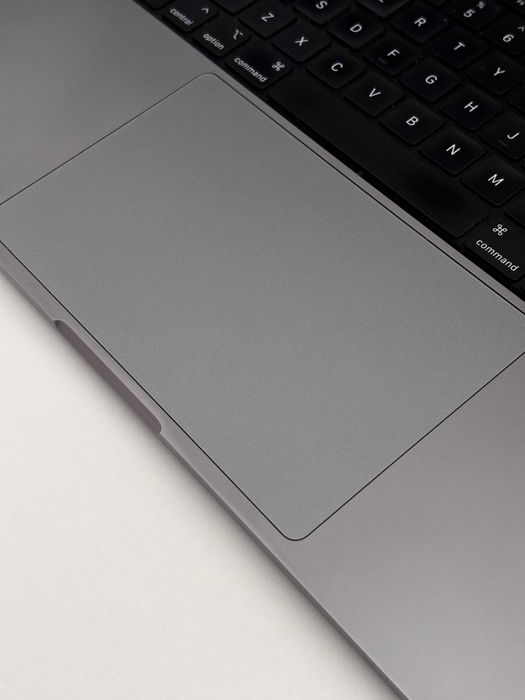 Macbook Pro 16" 2021 M1 Pro 16gb RAM 512gb SSD