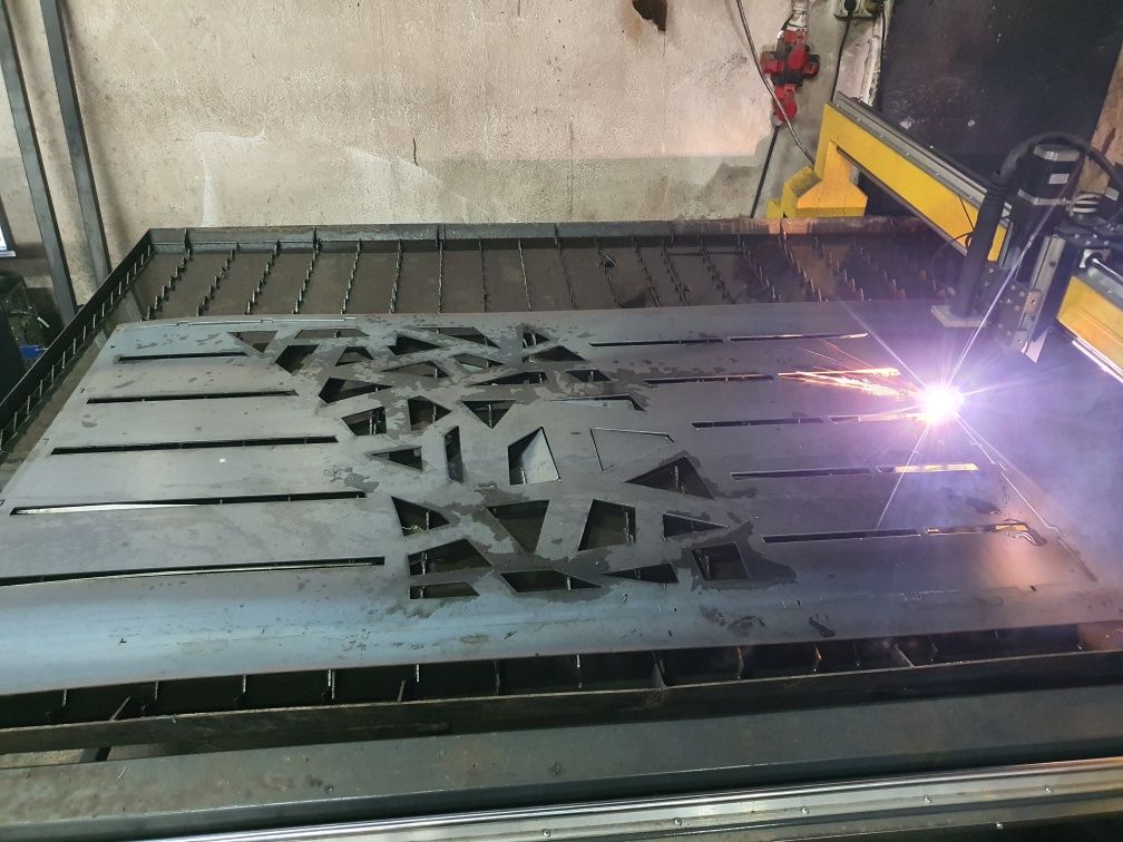 Debitare tabla traforata/decupata cnc