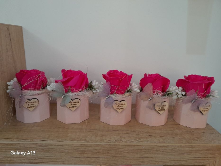 Сапунена роза в керамична кашпа със послание