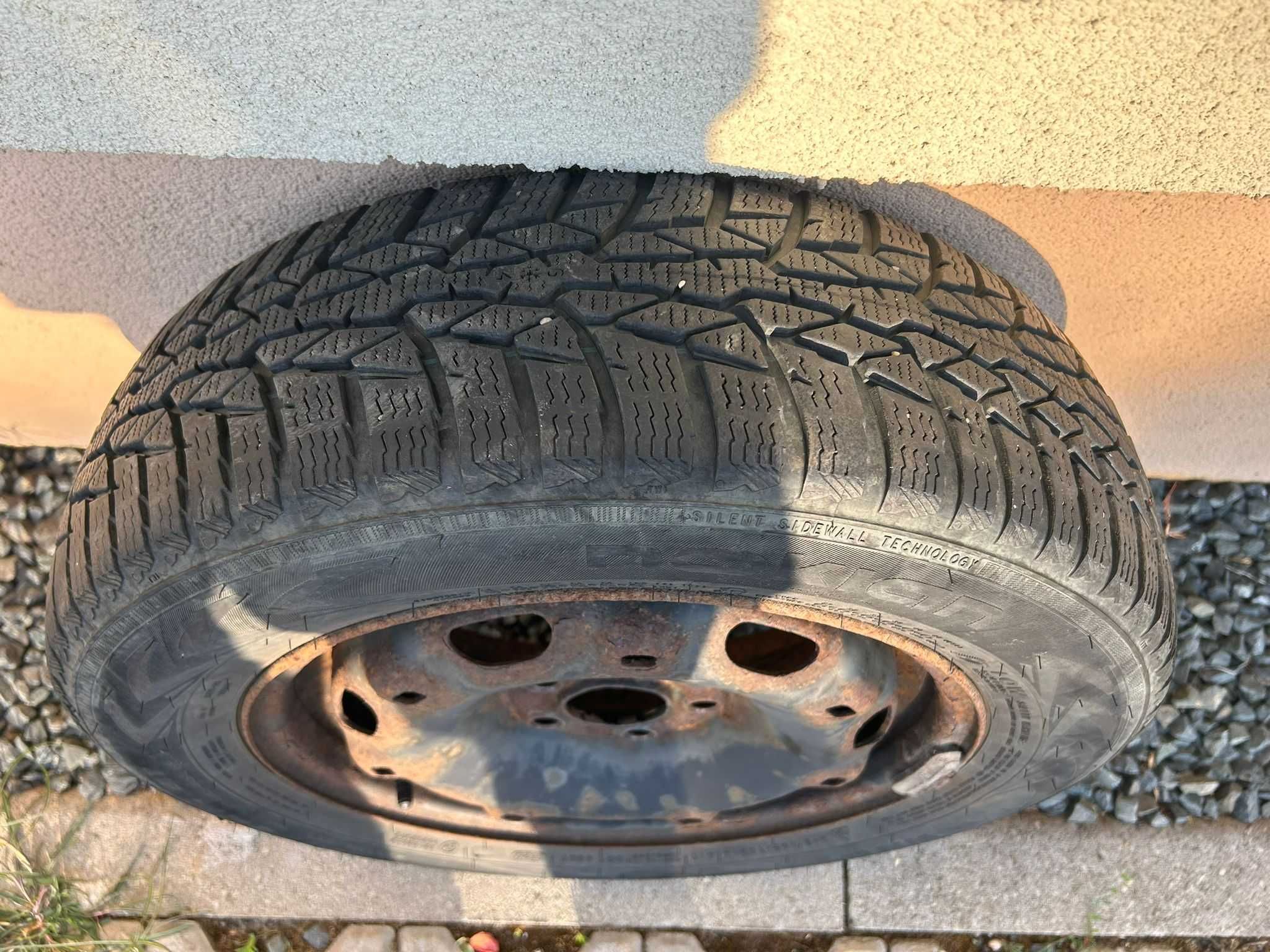 set 4 roti iarna(cauciuc + jante) M+S 165/70/R14(2 nokian + 2  barum)
