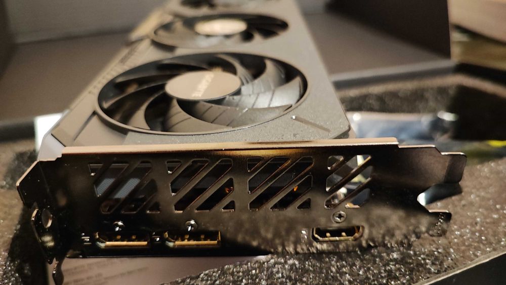 placa video gigabyte amd rx 9060 xt nouă garanție