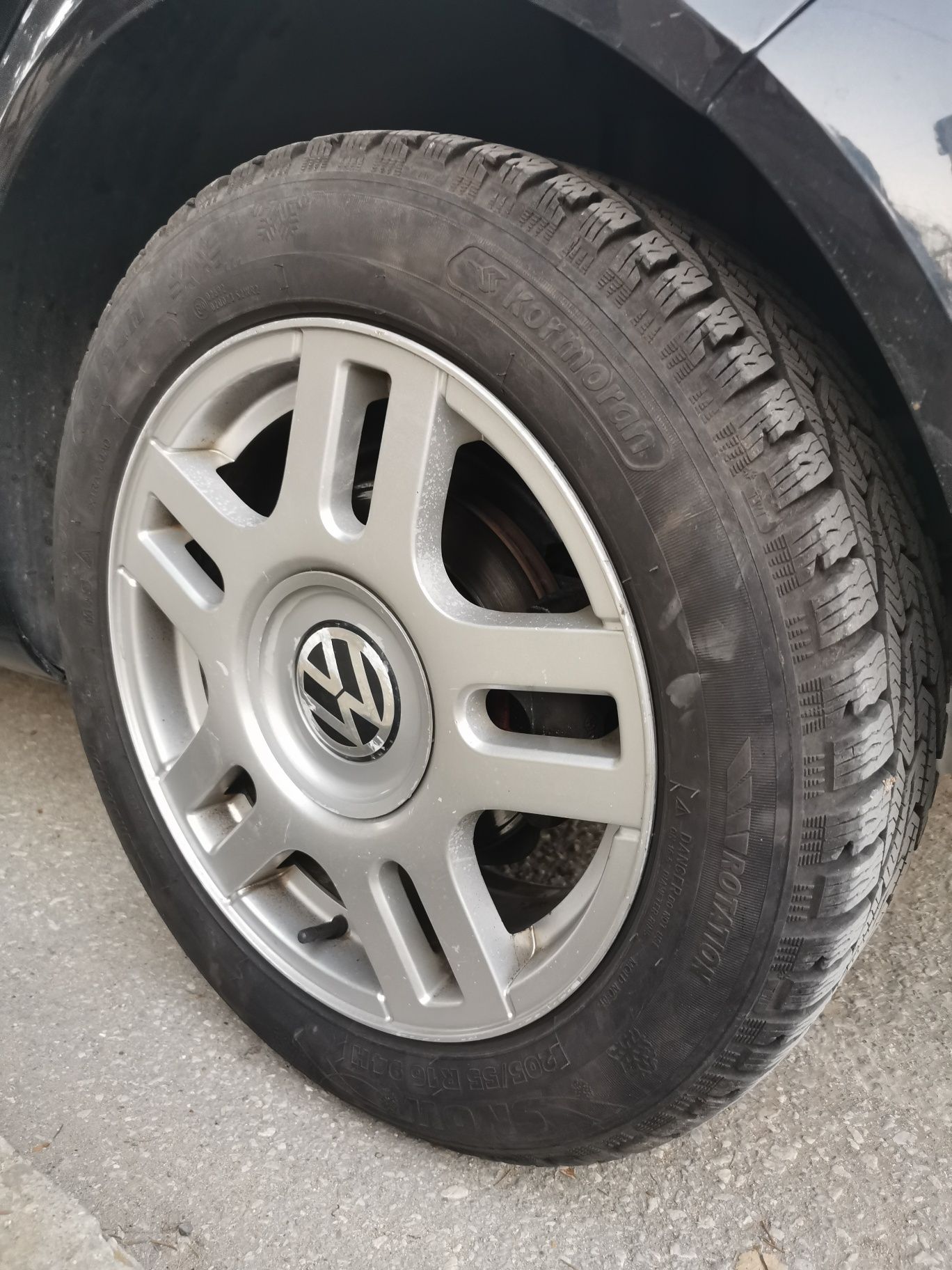 16 -ки джанти VW 5×100 със зимни гуми