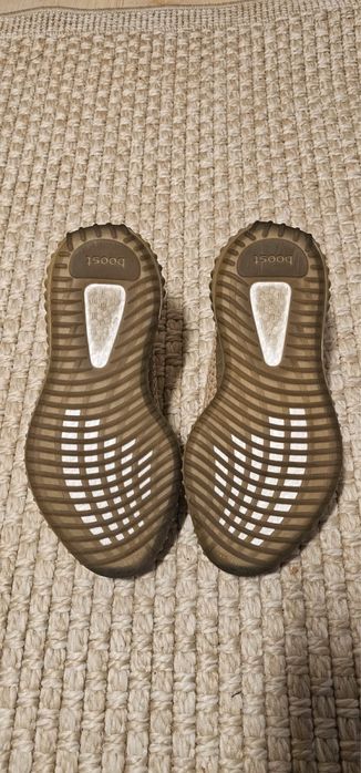 Adidas Yeezy Boost 350 V2 Sand Taupe.