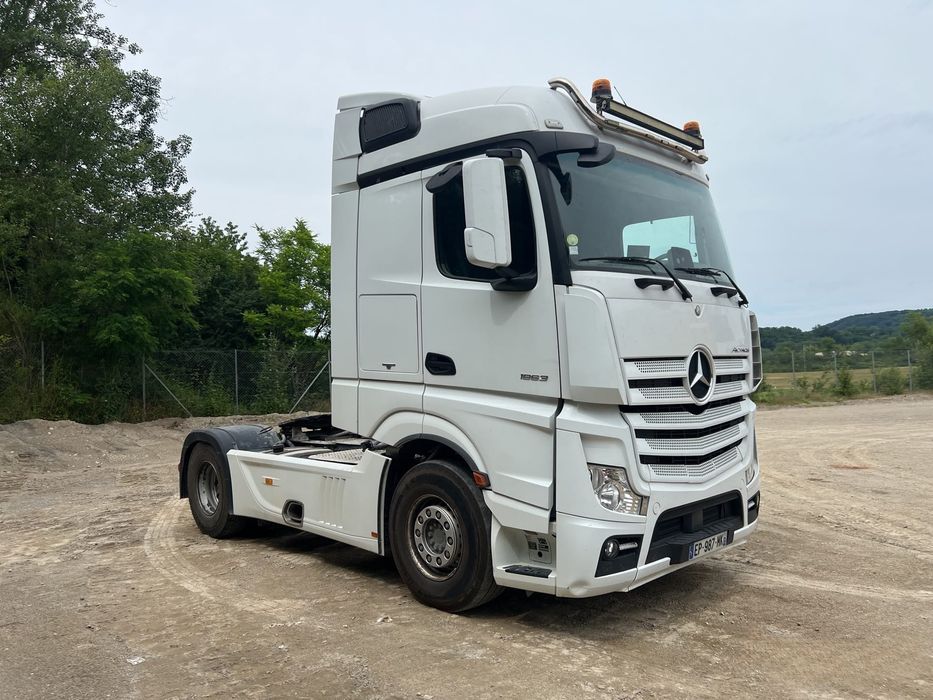 Vând Mercedes Benz 1863 630hp