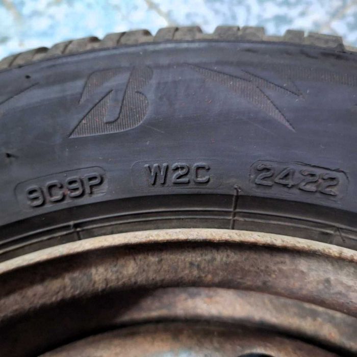 Зимни гуми Bridgestone 175/65 R14 с джанти за Peugeot 306 - 2 броя