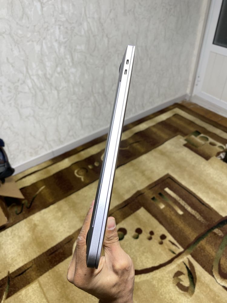 Macbook pro 16 4K 16/512
