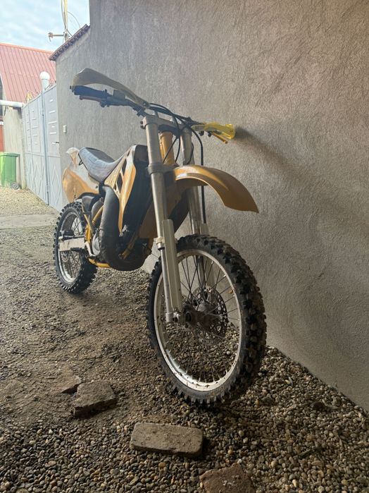Vând Suzuki RM 125 2T POWERVALVE