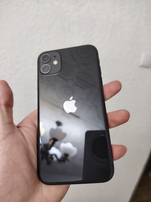 Продам iPhone 11 64