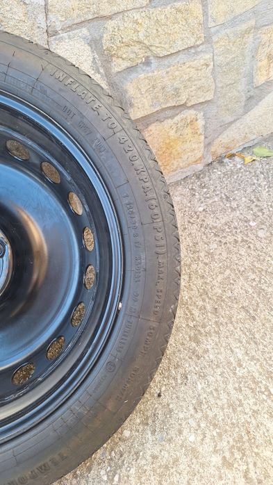 Резервна гума патерица