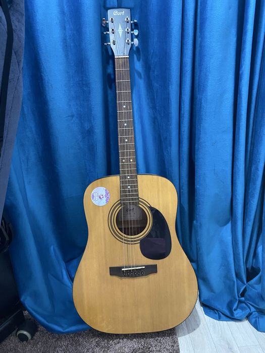 Продам акустическую гитару “Cort”