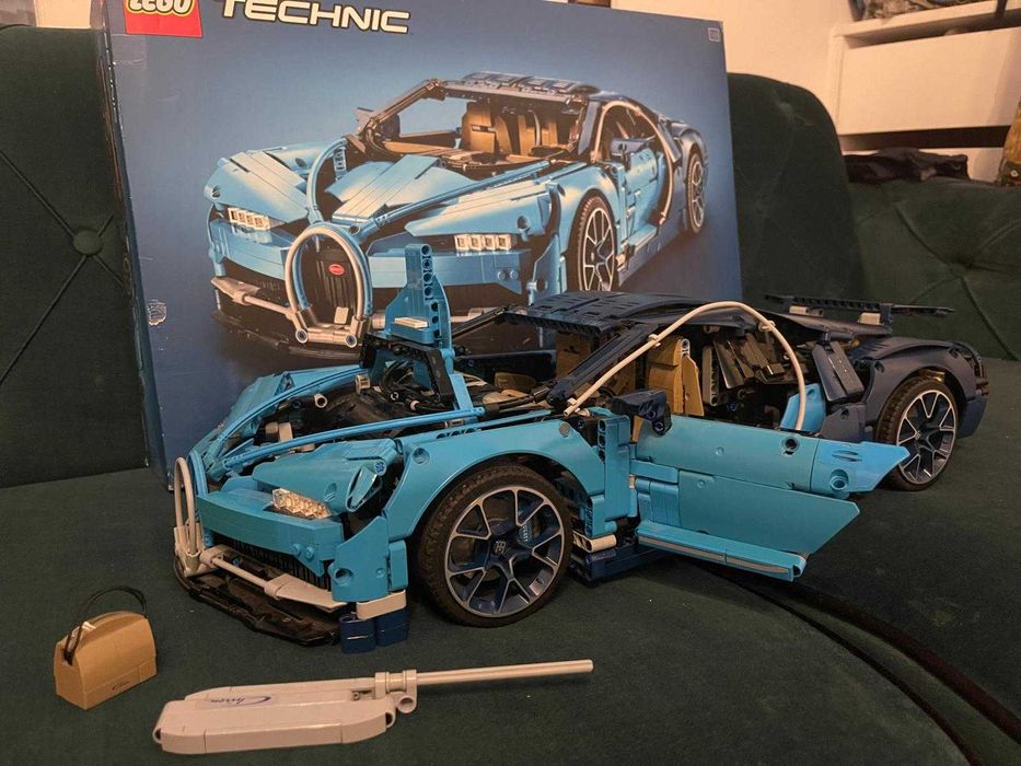 Lego Technic Bugatti Chiron 42083