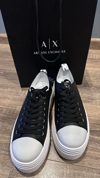 Нови оригинални кецове ARMANI