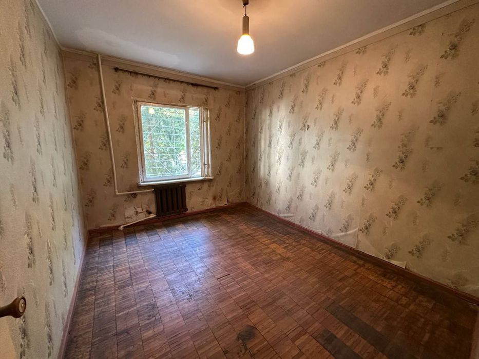 Продается 4-комнатная квартира, массив Карасу-2, ориентир Корзинка, ре