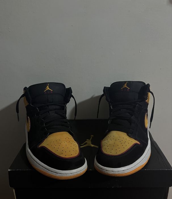 Nike Jordan 1 Mid Special Edition