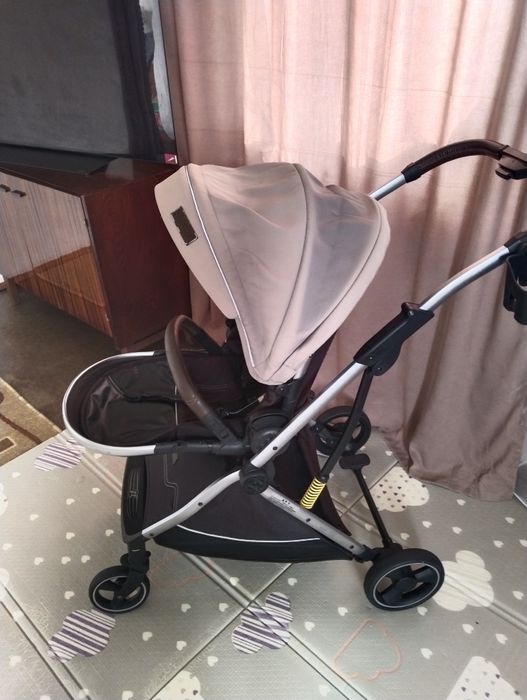 Продам коляску хорошию