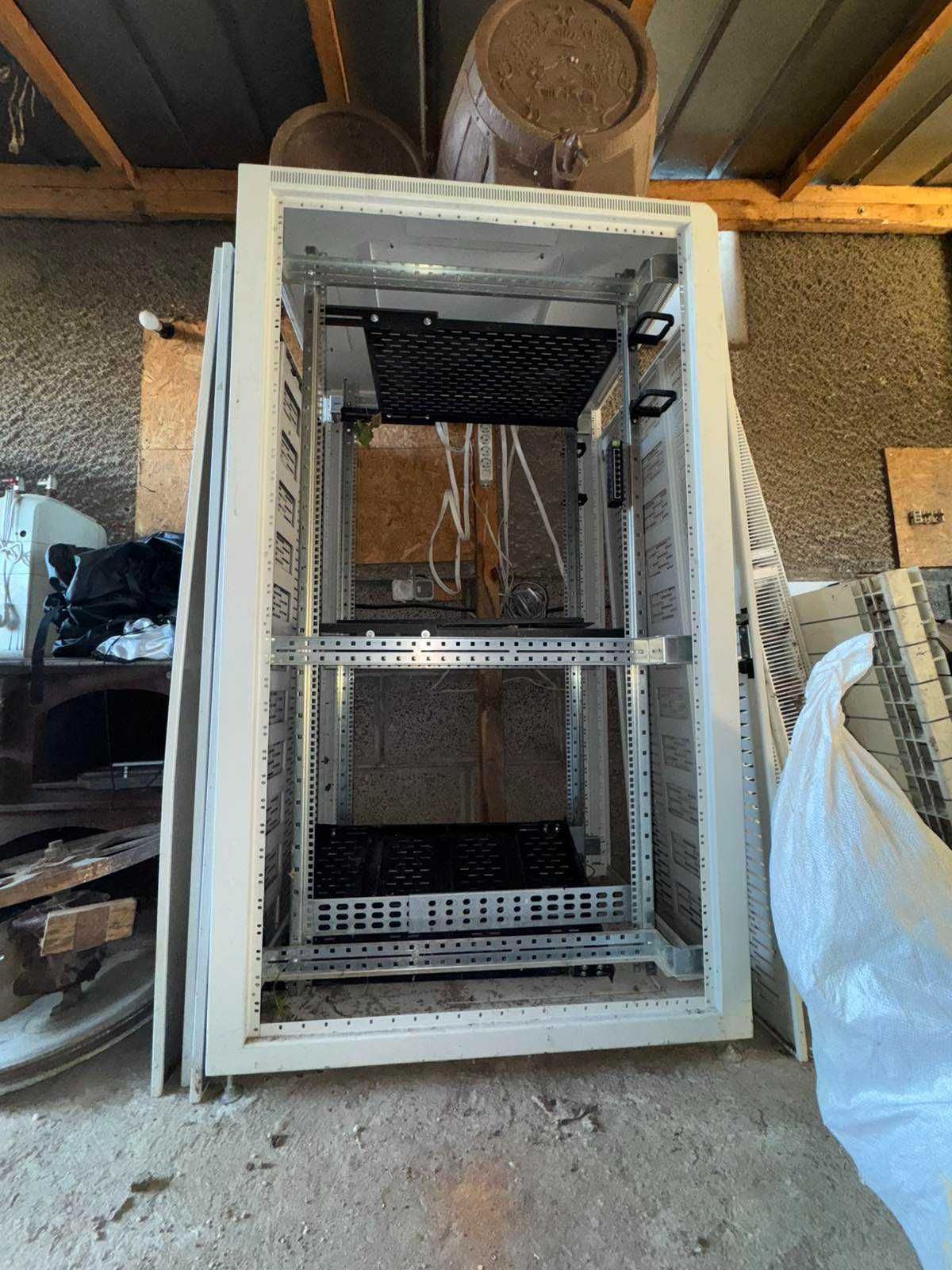 Шкаф, Rack 19" с тава