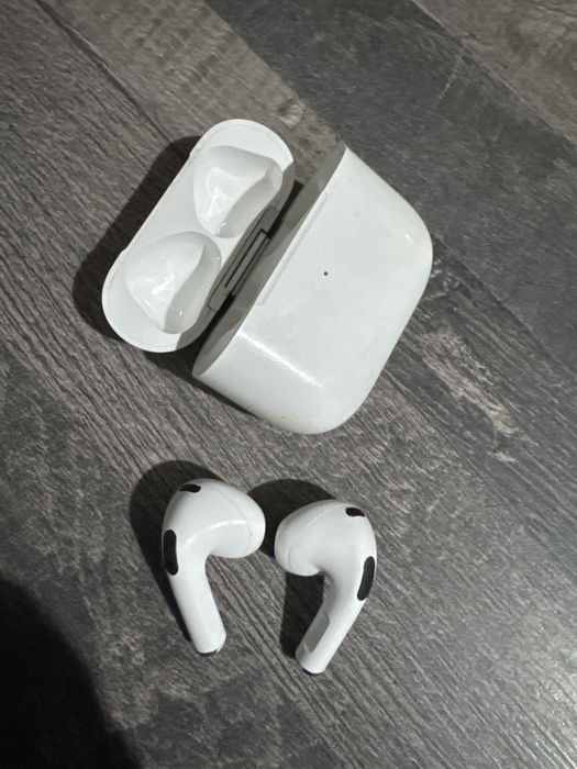 Vand air pods ca noi