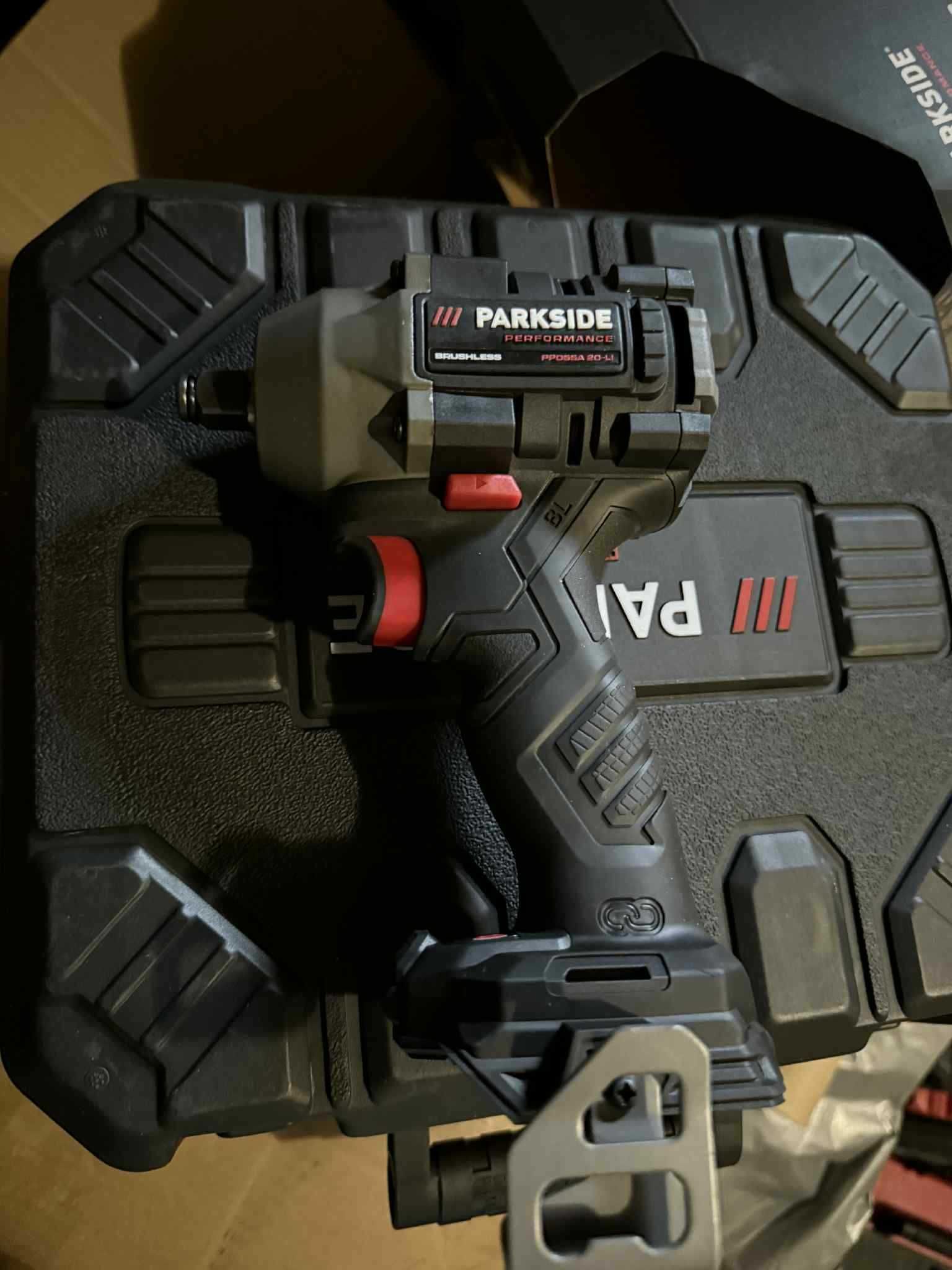 акумулаторен гайковерт Parkside Performance 600nm 20v