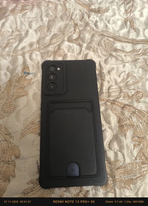 продаю телефон Самсунг с20фе