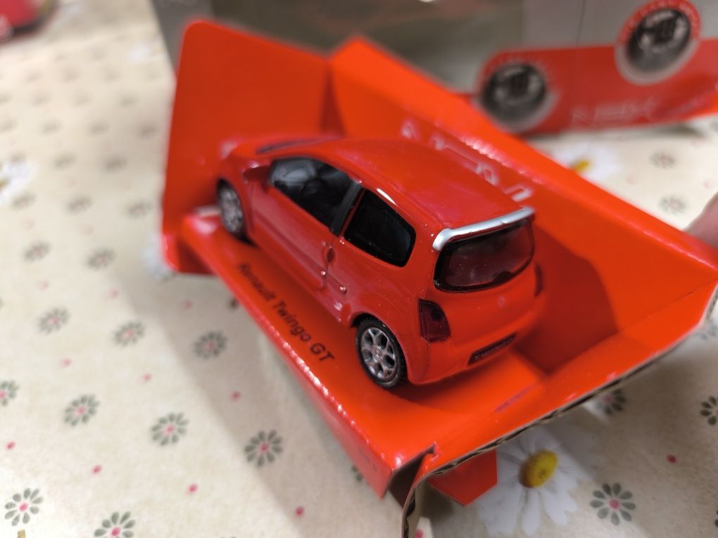 Welly Renault Twingo GT 1:43 мащаб