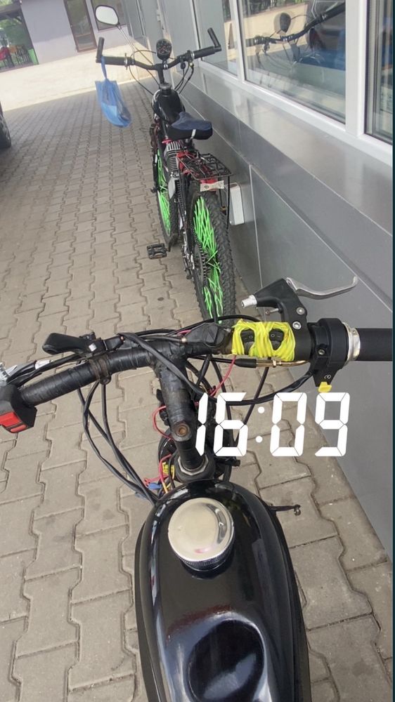 Bicicleta cu motor