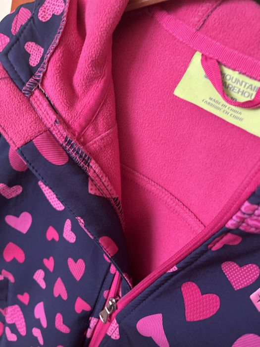 Елегатно,красиво и незаменимо за пролетта детско яке