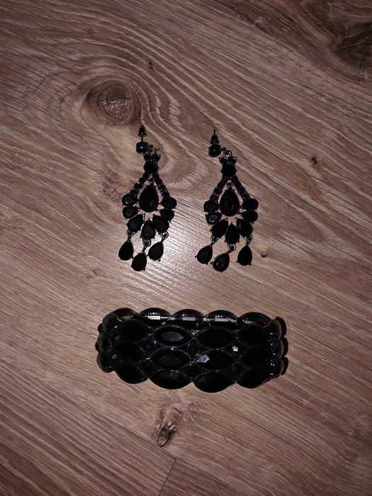 Комплект бижута - обеци и гривна