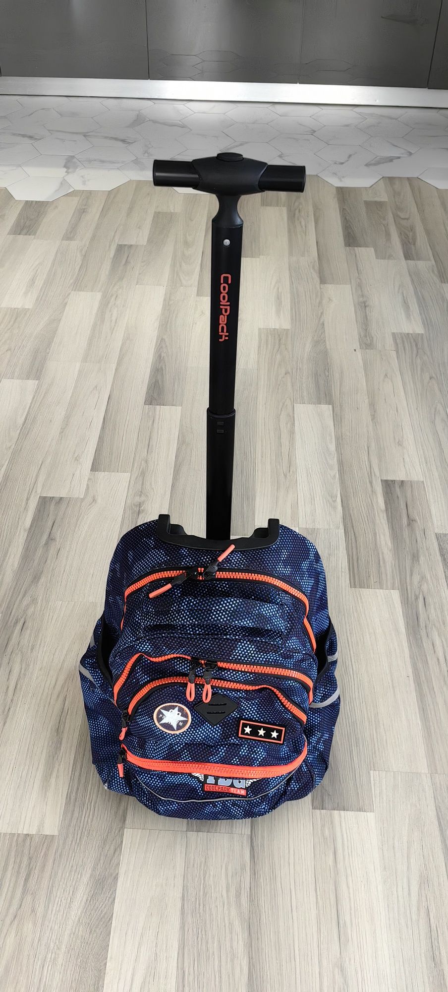 Детска ученическа раница на колелца COOLPACK + подарък несесер