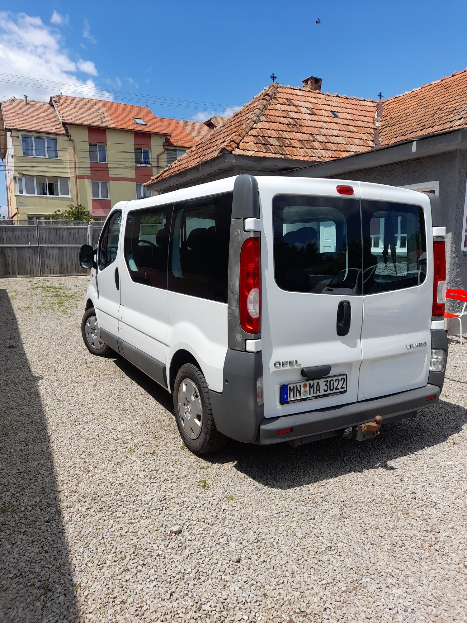 Opel Vivaro 2l, 9 pers , 2010