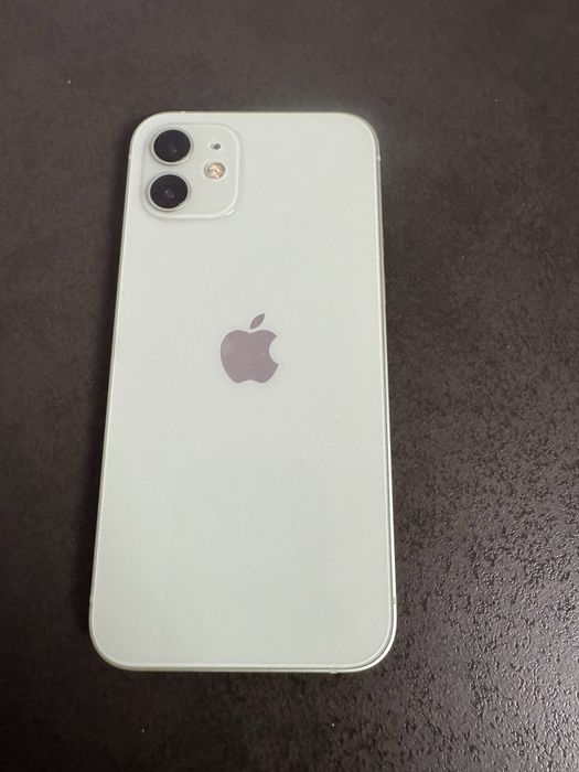 Vand Iphone 12 inca in garantie
