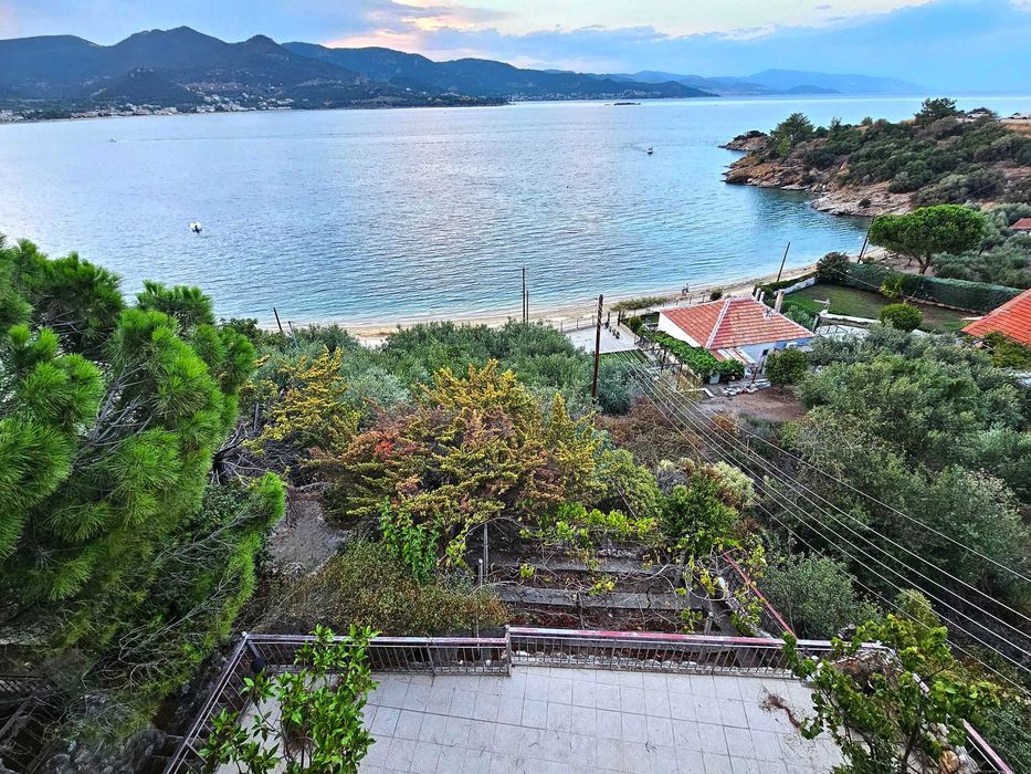 ПРОДАВА се самостоятелна къща 289 кв.м в Хераклица, Кавала (код 8076)