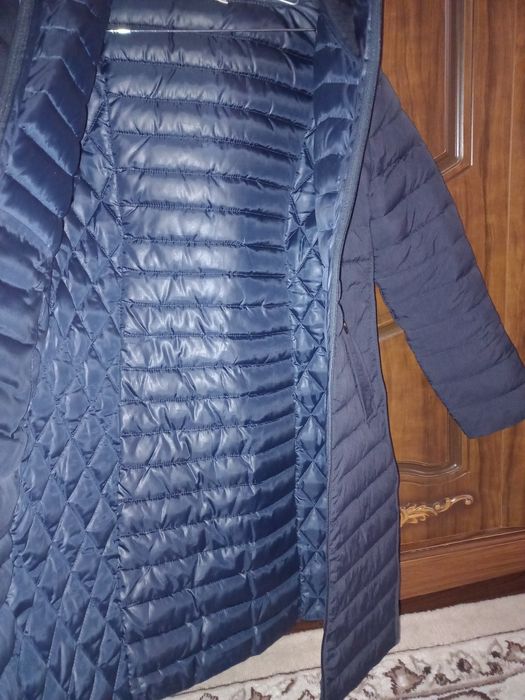 Продам балоновую куртку лёгкая. Б.у