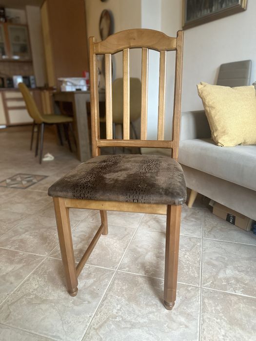 Винтидж комплект от дървена маса + дървени столове