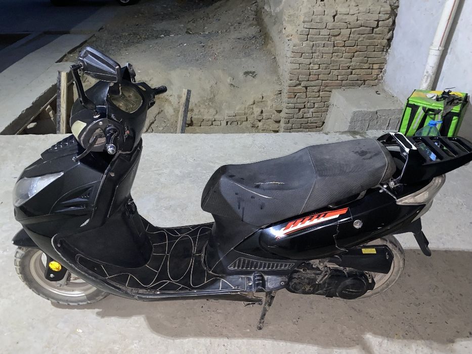 Skuter holati yaxshi sotiladi texpasport raqam bor